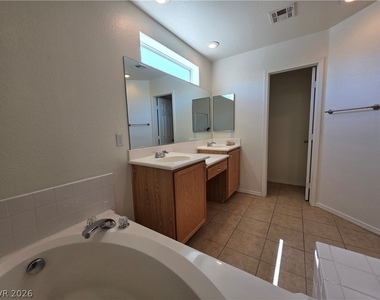 7124 Plushstone Street - Photo Thumbnail 9