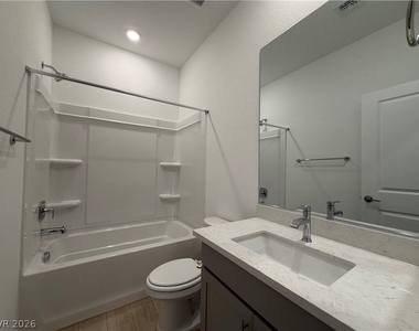 5925 Obsidian Sky Avenue - Photo Thumbnail 4