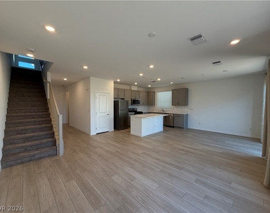 5925 Obsidian Sky Avenue - Photo Thumbnail 6