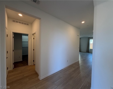 5925 Obsidian Sky Avenue - Photo Thumbnail 1