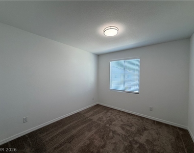 5925 Obsidian Sky Avenue - Photo Thumbnail 14