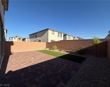 5925 Obsidian Sky Avenue - Photo Thumbnail 30