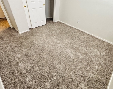10660 Windrose Point Avenue - Photo Thumbnail 20