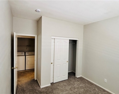 10660 Windrose Point Avenue - Photo Thumbnail 19