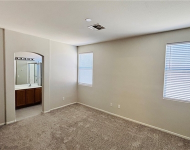 10660 Windrose Point Avenue - Photo Thumbnail 8