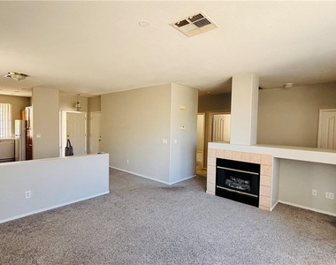 10660 Windrose Point Avenue - Photo Thumbnail 6