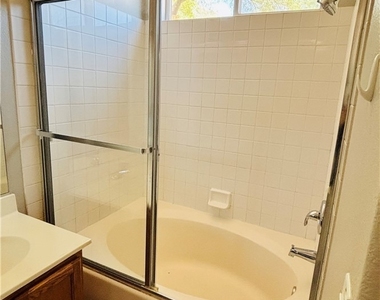 10660 Windrose Point Avenue - Photo Thumbnail 12