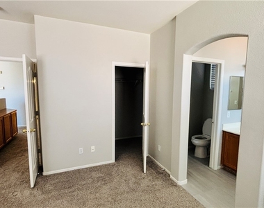 10660 Windrose Point Avenue - Photo Thumbnail 10
