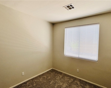 10660 Windrose Point Avenue - Photo Thumbnail 18