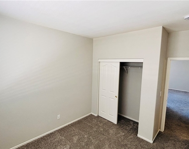 10660 Windrose Point Avenue - Photo Thumbnail 15