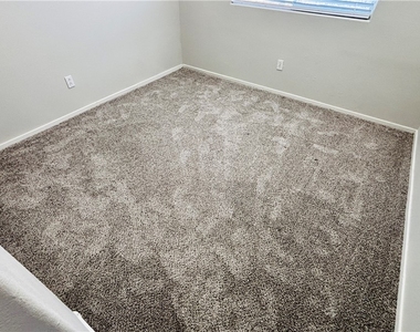 10660 Windrose Point Avenue - Photo Thumbnail 17