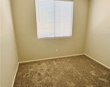 10660 Windrose Point Avenue - Photo Thumbnail 14