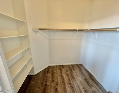 6012 Traviata Avenue - Photo Thumbnail 12