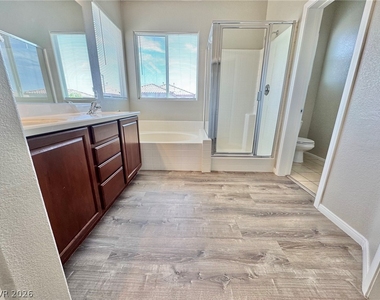 6012 Traviata Avenue - Photo Thumbnail 10