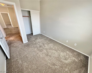 6012 Traviata Avenue - Photo Thumbnail 20