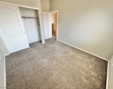 6012 Traviata Avenue - Photo Thumbnail 25