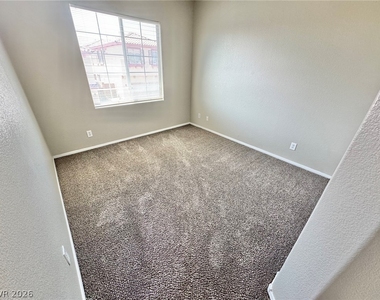 6012 Traviata Avenue - Photo Thumbnail 22