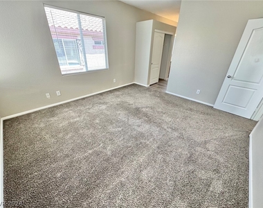 6012 Traviata Avenue - Photo Thumbnail 6