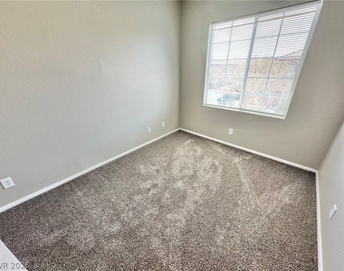 6012 Traviata Avenue - Photo Thumbnail 16