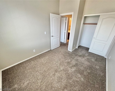 6012 Traviata Avenue - Photo Thumbnail 18