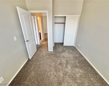 6012 Traviata Avenue - Photo Thumbnail 19
