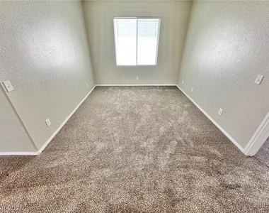 6012 Traviata Avenue - Photo Thumbnail 13