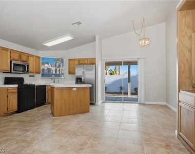 8216 Grassy Point Circle - Photo Thumbnail 16