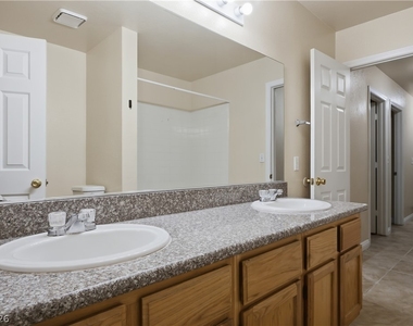 8216 Grassy Point Circle - Photo Thumbnail 30