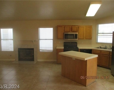 8216 Grassy Point Circle - Photo Thumbnail 13