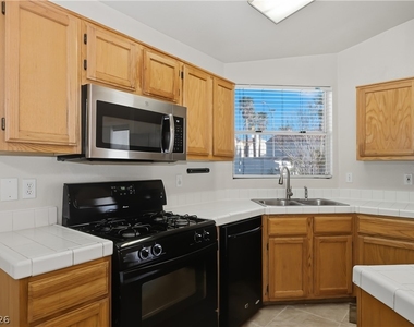 8216 Grassy Point Circle - Photo Thumbnail 21