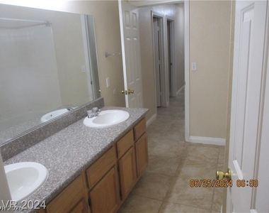 8216 Grassy Point Circle - Photo Thumbnail 25