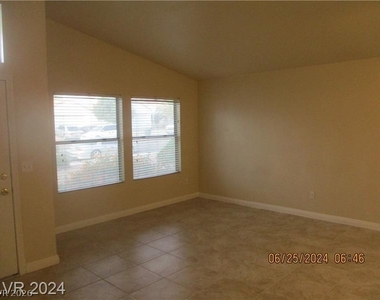 8216 Grassy Point Circle - Photo Thumbnail 5