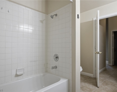 8216 Grassy Point Circle - Photo Thumbnail 31