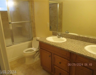 8216 Grassy Point Circle - Photo Thumbnail 18