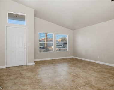 8216 Grassy Point Circle - Photo Thumbnail 11