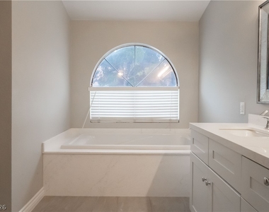 10024 Sail Landing Court - Photo Thumbnail 13