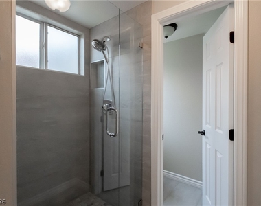 10024 Sail Landing Court - Photo Thumbnail 14