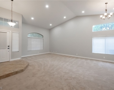 10024 Sail Landing Court - Photo Thumbnail 5