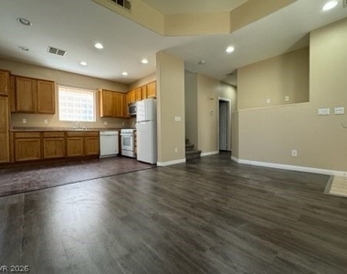6516 Raven Hall Street - Photo Thumbnail 4
