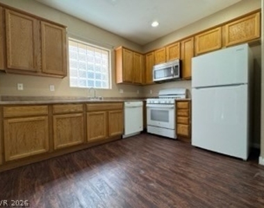 6516 Raven Hall Street - Photo Thumbnail 5