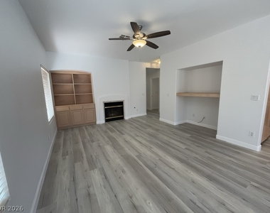 7959 Nookfield Drive - Photo Thumbnail 2