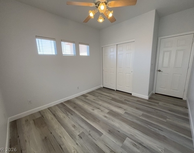7959 Nookfield Drive - Photo Thumbnail 7