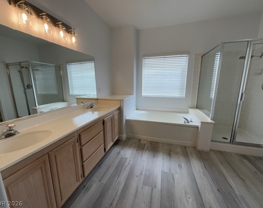 7959 Nookfield Drive - Photo Thumbnail 6