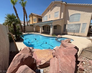 7959 Nookfield Drive - Photo Thumbnail 15