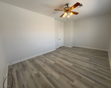 7959 Nookfield Drive - Photo Thumbnail 13