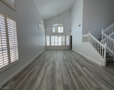 7959 Nookfield Drive - Photo Thumbnail 8