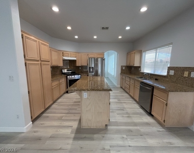 7959 Nookfield Drive - Photo Thumbnail 14