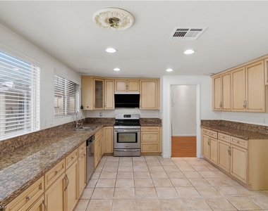 4727 Beaconsfield Street - Photo Thumbnail 14