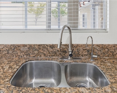 4727 Beaconsfield Street - Photo Thumbnail 15