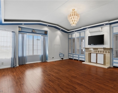 4727 Beaconsfield Street - Photo Thumbnail 40